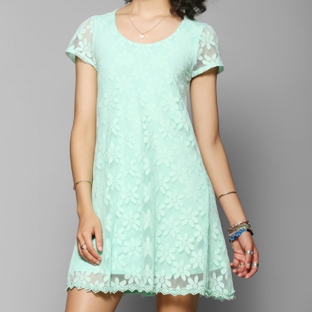 Urban Outfitters Kimchi Blue Mint Green Daisy Floral Lace Dress Size XS